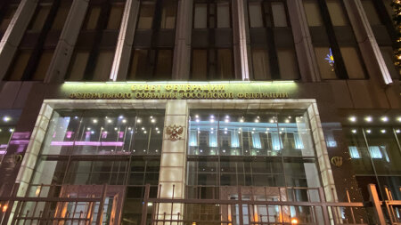 Работа Совета Федерации: уточняется понятие должностное лицо в УК РФ, ответственность иностранных агентов, всеобщая гаражная амнистия. Прокуратура и блокировка информации в сети Интернет.