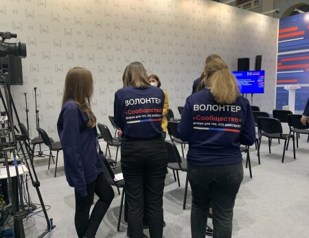 Московские новости: волонтеры Москвы, пожар в бизнес-центре, многолетние общественные наблюдения экспертов Центра