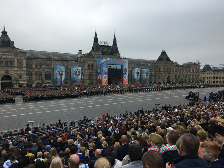 Короткое видео с военного парада в ознаменование 74-й годовщины Победы в Великой Отечественной войне 1941-1945 годов